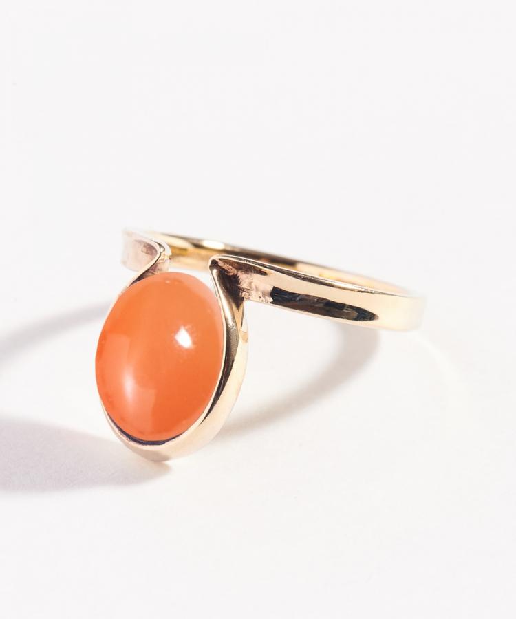 オレンジムーンストーン Horseshoeリング K10yg リング Jupiter ジュピター ジュエリーブランドjupiter Phoebe公式通販 Jewel Addict Online Store
