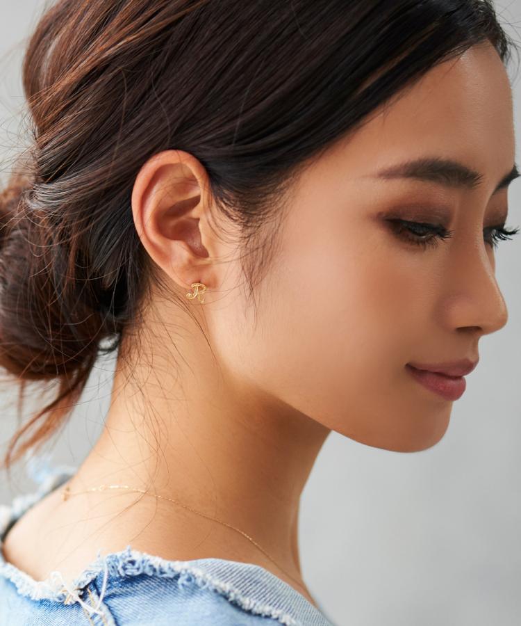 Web限定 Assert イニシャルピアスr 片耳用 ピアス Jupiter ジュピター ジュエリーブランドjupiter Phoebe公式通販 Jewel Addict Online Store Web限定 Assert イニシャルピアスr 片耳用 ピアス Jupiter ジュピター ジュエリーブランドjupiter Phoebe公式通販 Jewel Addict Online Store