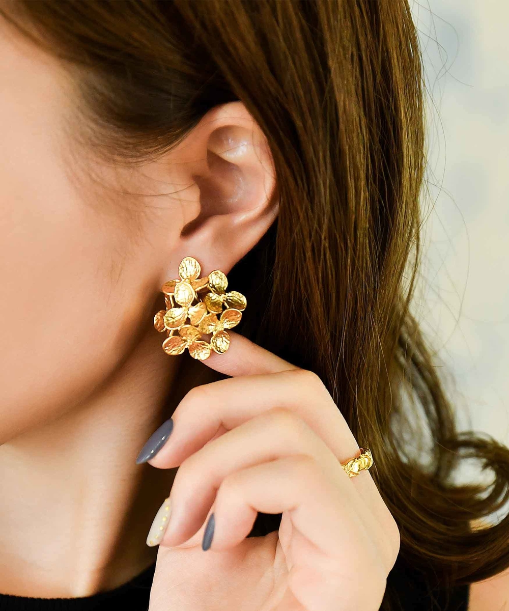 ソリッドフラワーイヤリング イヤリング イヤーカフ Phoebe フィービィー ジュエリーブランドjupiter Phoebe公式通販 Jewel Addict Online Store