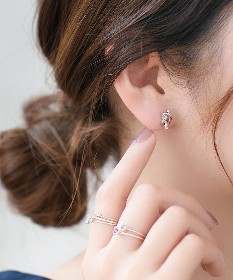 シンプルノットピアス シルバー ピアス Phoebe フィービィー ジュエリーブランドjupiter Phoebe公式通販 Jewel Addict Online Store シンプルノットピアス シルバー ピアス Phoebe フィービィー ジュエリーブランドjupiter Phoebe公式通販 Jewel Addict Online Store